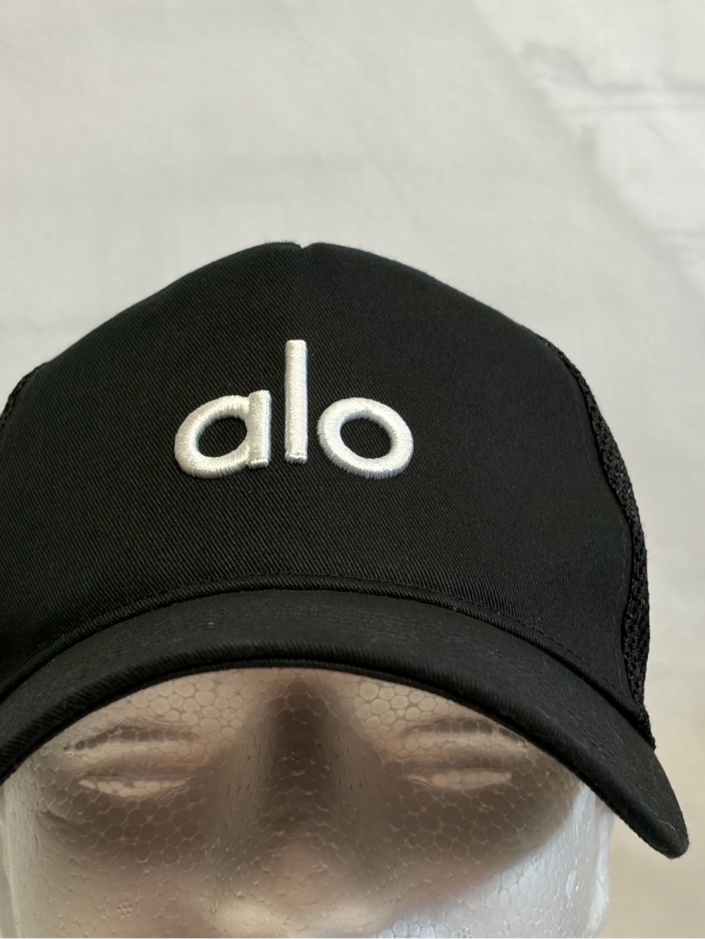 ALO Yoga Black Baseball Cap with White Embroidered Logo - Picture 5 of 10
